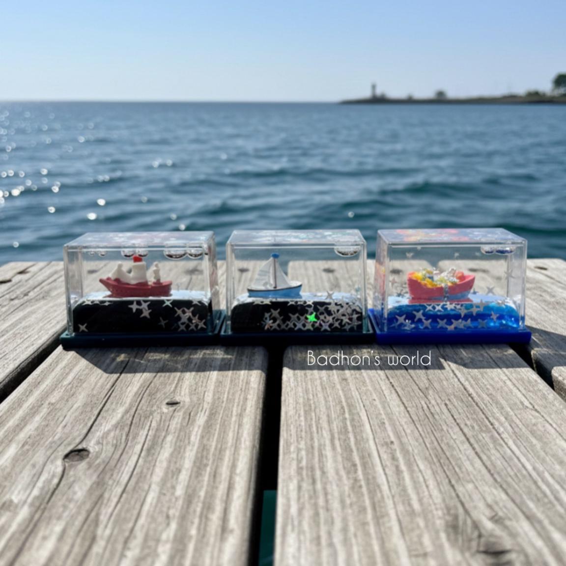 Mini Floating Square Liquid Glitter Motion Ship Boat B0489